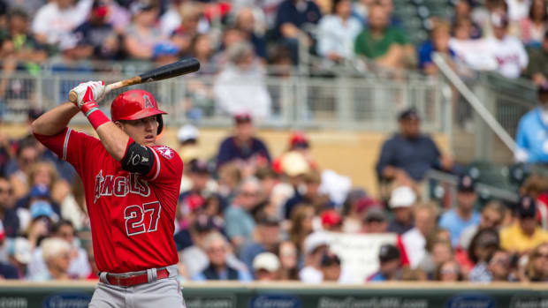 mike-trout-bat-flips.jpg